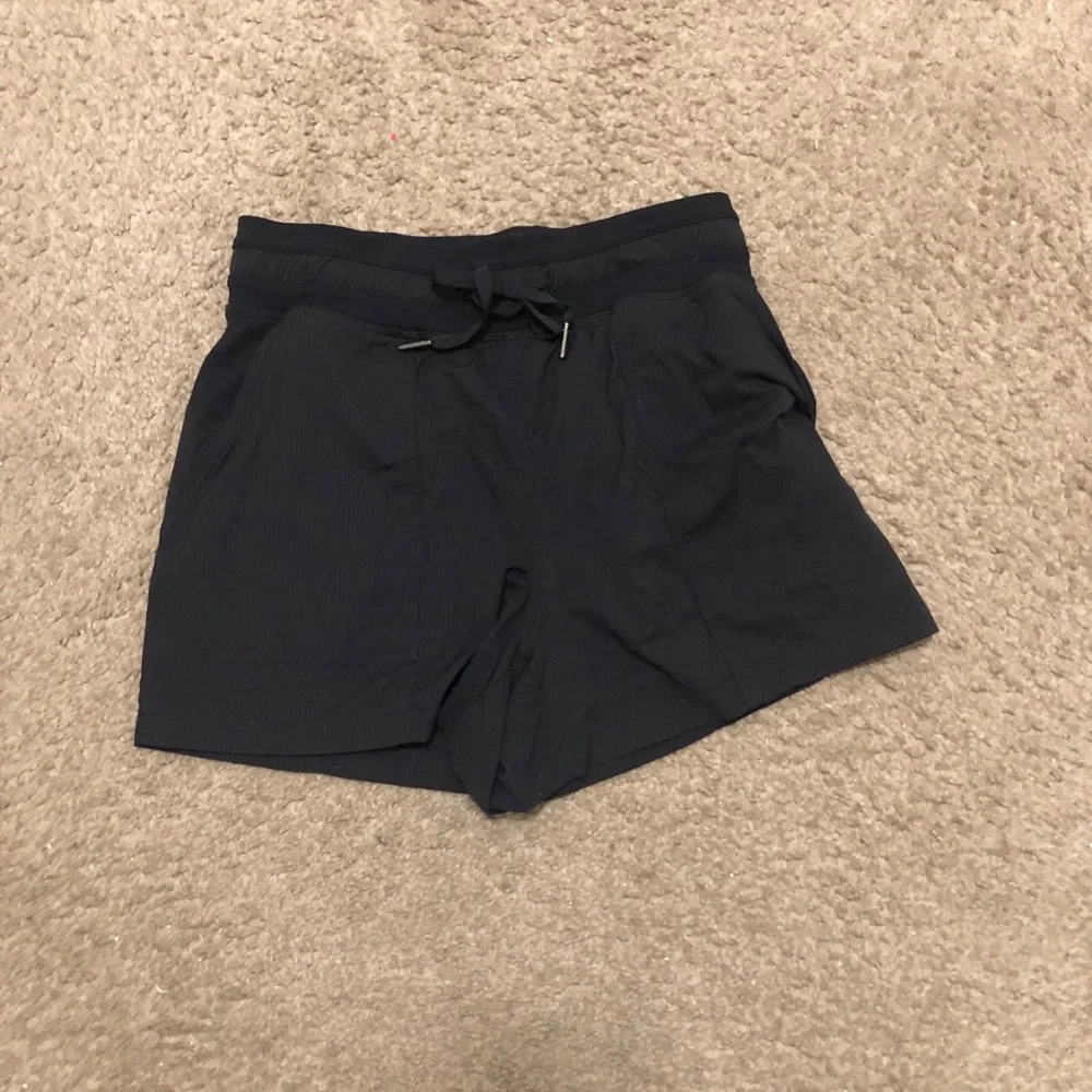 lululemon athletica Black Athletic Drawstring Shorts Size 4 Great conditions
